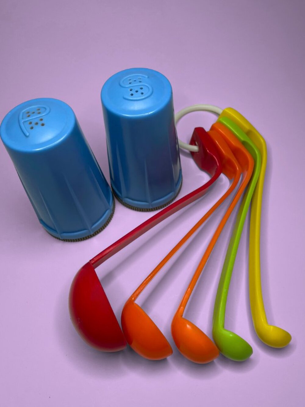 1970s Plastic Rainbow Ladle Measuring Spoons & Blue Salt and Pepper Shakers Set